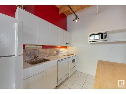 #218 10309 107 St Nw, Edmonton, AB - Indoor Photo Showing Kitchen