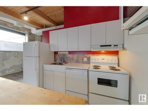 #218 10309 107 St Nw, Edmonton, AB - Indoor Photo Showing Kitchen