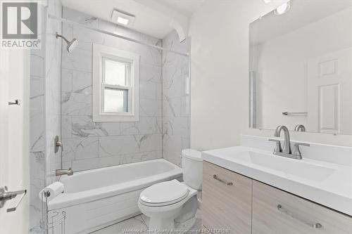 3310 Byng, Windsor, ON - Indoor Photo Showing Bathroom