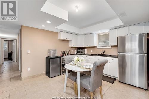 2574 George, Windsor, ON - Indoor Photo Showing Kitchen