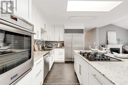 2574 George, Windsor, ON - Indoor Photo Showing Kitchen With Upgraded Kitchen