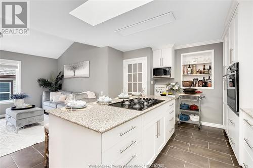 2574 George, Windsor, ON - Indoor Photo Showing Kitchen With Upgraded Kitchen