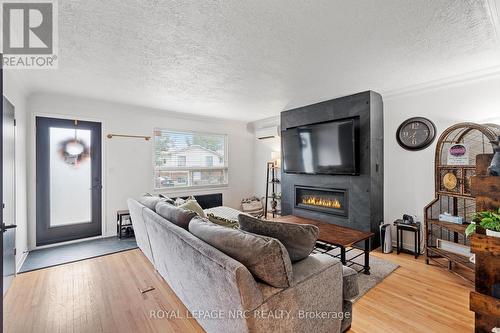 65 Parkview Road, St. Catharines (445 - Facer), ON - Indoor Photo Showing Living Room With Fireplace