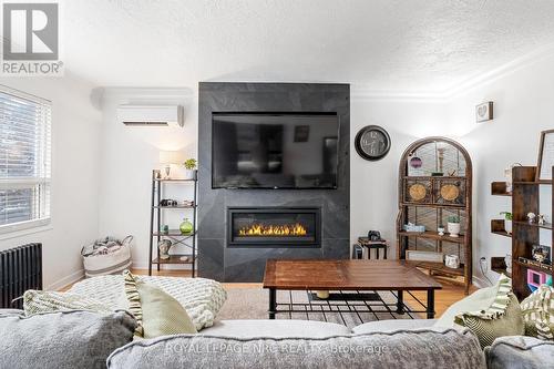 65 Parkview Road, St. Catharines (445 - Facer), ON - Indoor Photo Showing Living Room With Fireplace