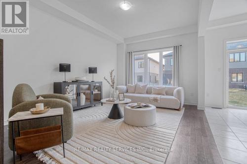 9 Copeman Avenue, Brantford, ON - Indoor Photo Showing Living Room