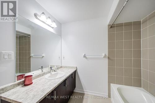 319 Ridley Crescent, Southgate, ON - Indoor Photo Showing Bathroom