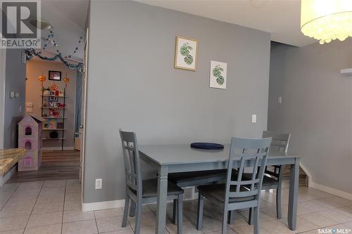 803 Willowgrove Crescent, Saskatoon, SK - Indoor Photo Showing Dining Room