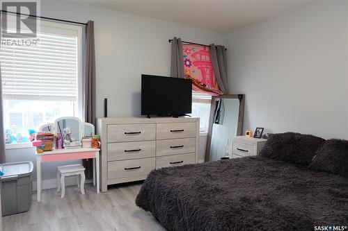 803 Willowgrove Crescent, Saskatoon, SK - Indoor Photo Showing Bedroom