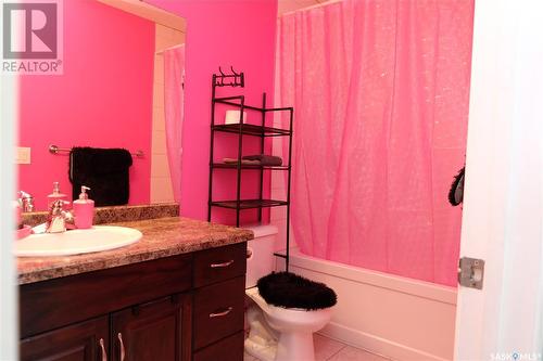 803 Willowgrove Crescent, Saskatoon, SK - Indoor Photo Showing Bathroom