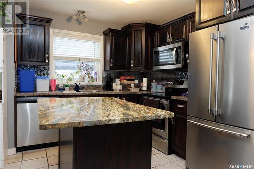 803 Willowgrove Crescent, Saskatoon, SK - Indoor Photo Showing Kitchen With Upgraded Kitchen