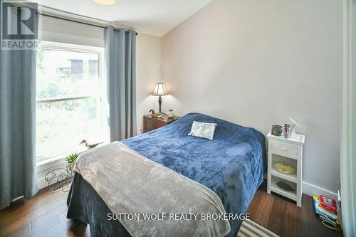 1471 Longwoods Road, Southwest Middlesex, ON - Indoor Photo Showing Bedroom