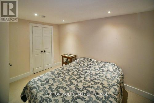 1471 Longwoods Road, Southwest Middlesex, ON - Indoor Photo Showing Bedroom