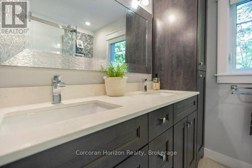 280 Robins Point Road, Tay (Victoria Harbour), ON - Indoor Photo Showing Bathroom