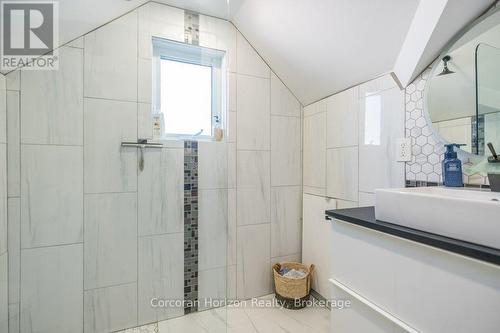 280 Robins Point Road, Tay (Victoria Harbour), ON - Indoor Photo Showing Bathroom