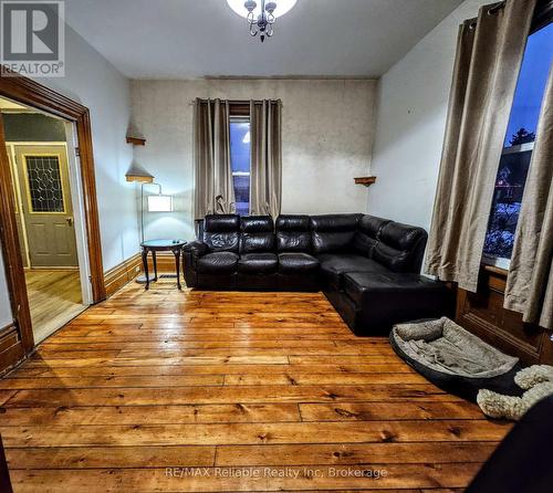 203 Princess Street E, Central Huron (Clinton), ON - Indoor Photo Showing Living Room