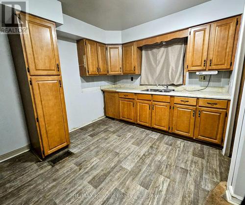 203 Princess Street E, Central Huron (Clinton), ON - Indoor Photo Showing Kitchen With Double Sink