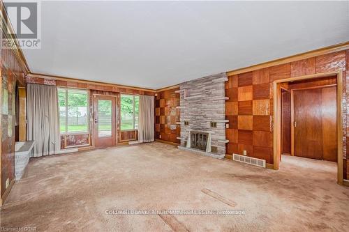 7216 Wellington Rd 124 Road E, Guelph/Eramosa, ON - Indoor With Fireplace