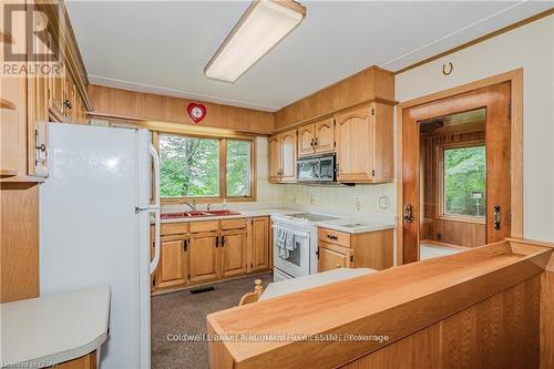 7216 Wellington Rd 124 Road E, Guelph/Eramosa, ON - Indoor Photo Showing Kitchen With Double Sink