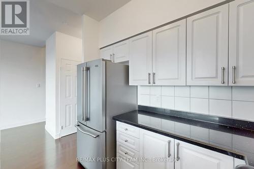 911 - 39 Parliament Street, Toronto, ON - Indoor Photo Showing Kitchen