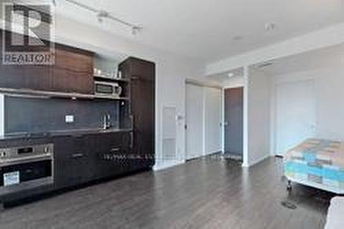 4208 - 197 Yonge Street, Toronto, ON - Indoor Photo Showing Kitchen