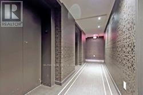 4208 - 197 Yonge Street, Toronto, ON - Indoor