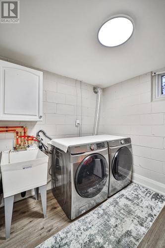 31 Nuffield Drive, Toronto, ON - Indoor Photo Showing Laundry Room