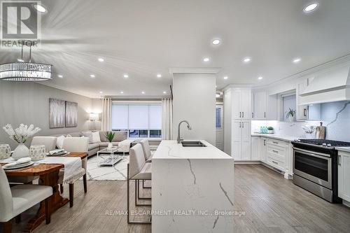 31 Nuffield Drive, Toronto, ON - Indoor Photo Showing Kitchen With Double Sink With Upgraded Kitchen