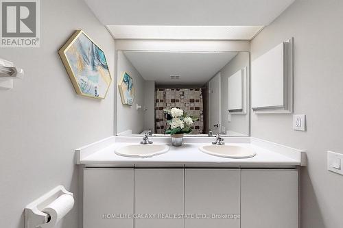 606 - 2460 Eglinton Avenue E, Toronto, ON - Indoor Photo Showing Bathroom