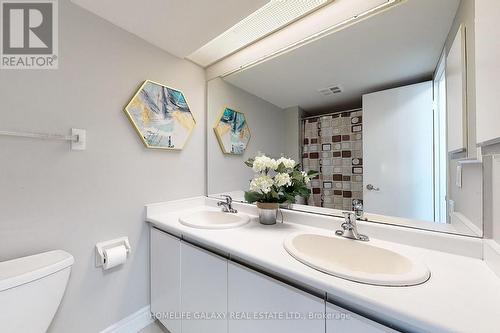 606 - 2460 Eglinton Avenue E, Toronto, ON - Indoor Photo Showing Bathroom