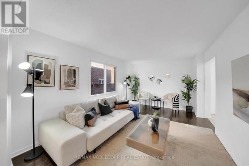 182 Tall Grass Trail, Vaughan, ON - Indoor Photo Showing Living Room