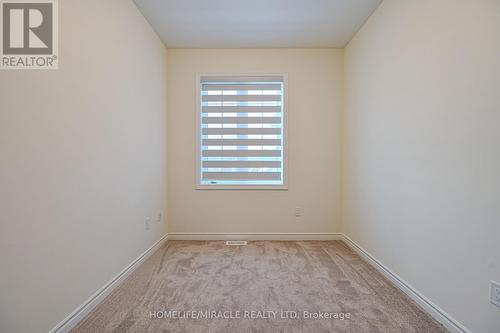 15 Sanford Circle, Springwater, ON - Indoor Photo Showing Other Room