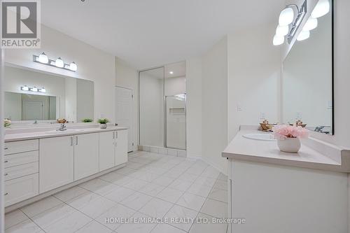 15 Sanford Circle, Springwater, ON - Indoor Photo Showing Bathroom