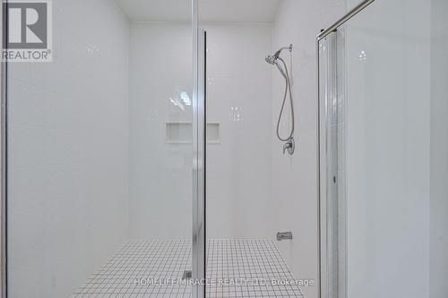 15 Sanford Circle, Springwater, ON - Indoor Photo Showing Bathroom