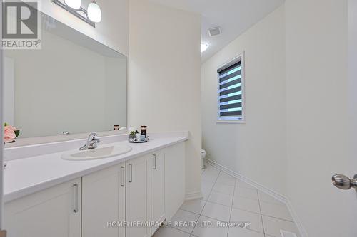 15 Sanford Circle, Springwater, ON - Indoor Photo Showing Bathroom