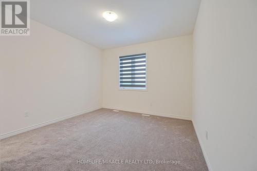 15 Sanford Circle, Springwater, ON - Indoor Photo Showing Other Room