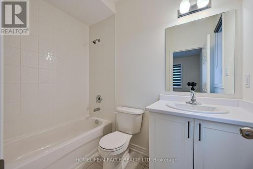 15 Sanford Circle, Springwater, ON - Indoor Photo Showing Bathroom