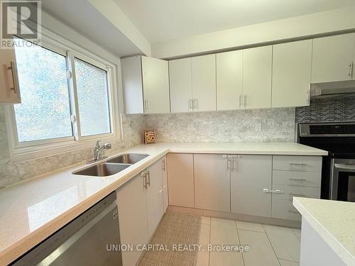 119 - 2779 Gananoque Drive, Mississauga, ON - Indoor Photo Showing Kitchen With Double Sink