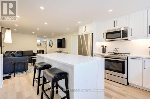 1 - 1456 Olga Drive, Burlington, ON - Indoor Photo Showing Kitchen With Upgraded Kitchen