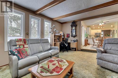 3375 Westminster Road, Regina, SK - Indoor Photo Showing Living Room