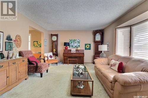 3375 Westminster Road, Regina, SK - Indoor Photo Showing Living Room