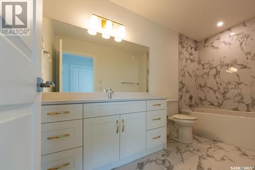 222 Flynn Bend, Saskatoon, SK - Indoor Photo Showing Bathroom