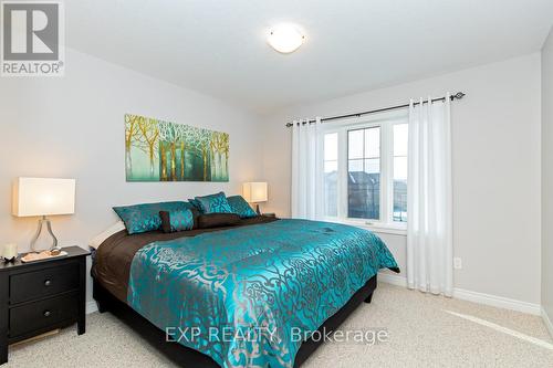 1 Lakefront Drive, Hamilton, ON - Indoor Photo Showing Bedroom