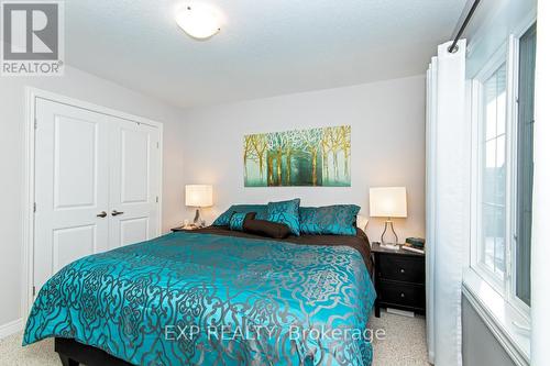 1 Lakefront Drive, Hamilton, ON - Indoor Photo Showing Bedroom