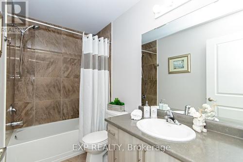 1 Lakefront Drive, Hamilton, ON - Indoor Photo Showing Bathroom