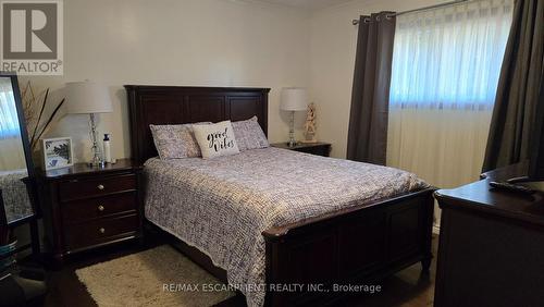 208 West 19Th Street, Hamilton, ON - Indoor Photo Showing Bedroom