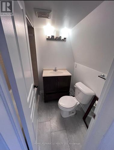 981 Hackett Street, London, ON - Indoor Photo Showing Bathroom