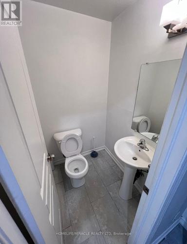 981 Hackett Street, London, ON - Indoor Photo Showing Bathroom