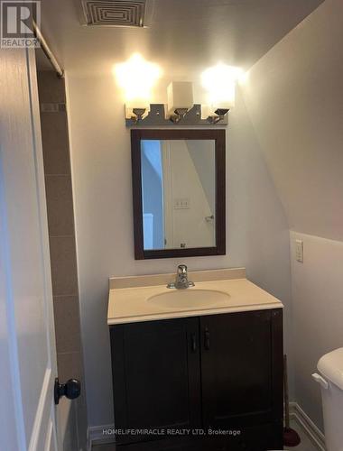 981 Hackett Street, London, ON - Indoor Photo Showing Bathroom