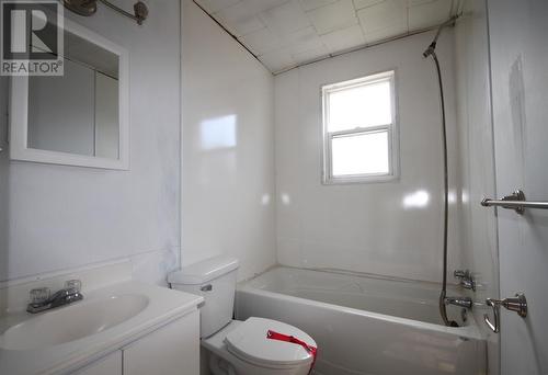 37 Pattys Arm Road, Conception Bay South, NL - Indoor Photo Showing Bathroom