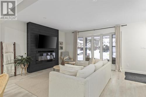 38 Country Club Pl, Sault Ste. Marie, ON - Indoor Photo Showing Living Room With Fireplace